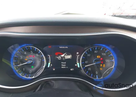 2018 Chrysler Pacifica Touring L Plus z USA, uszkodzony, nr VIN 2C4RC1EG4JR257745